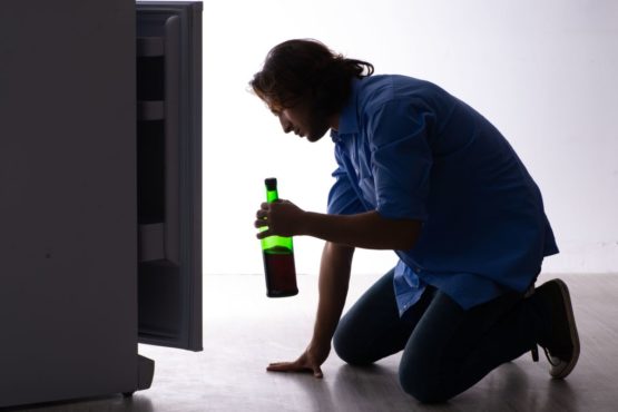 Если вы хотите бросить пить, то уберите весь алкоголь из дома и вашей доступности