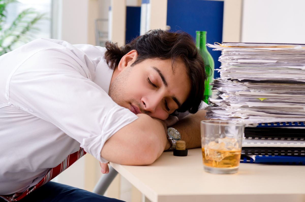 После выпитого алкоголя у человека появляется желание спать