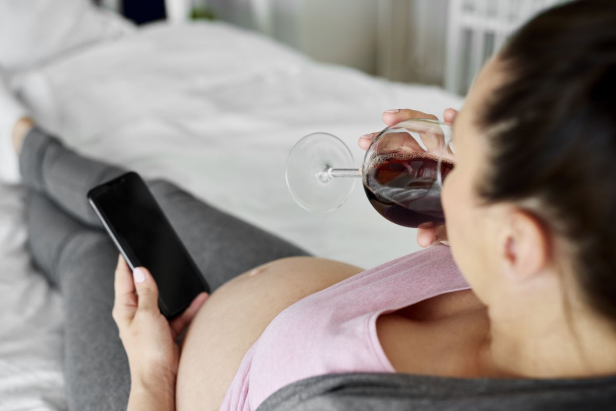 Вреден ли алкоголь при беременности?