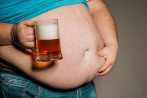 Увеличение веса и ожирение при постоянном употреблении пива